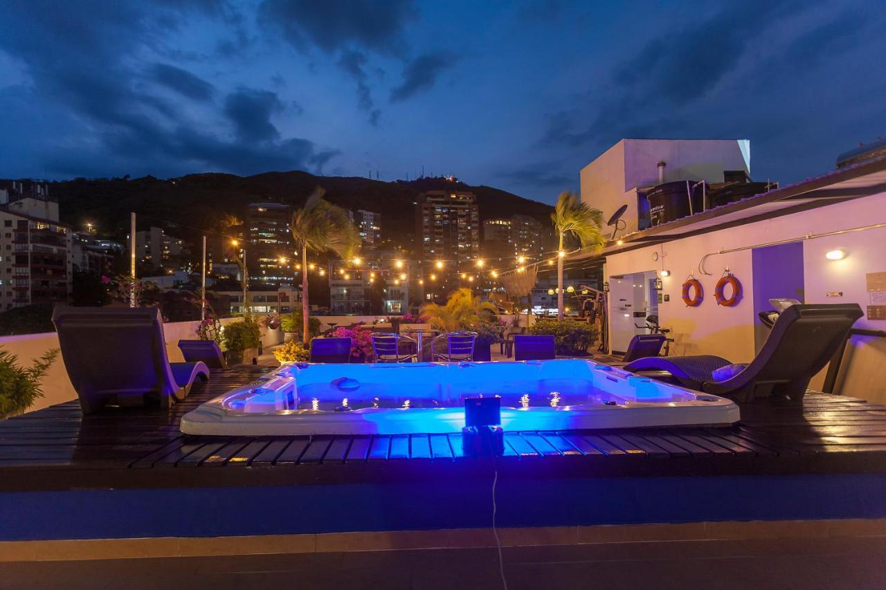 Aqua Granada Hotel Cali Buitenkant foto