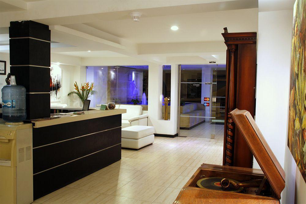 Aqua Granada Hotel Cali Buitenkant foto