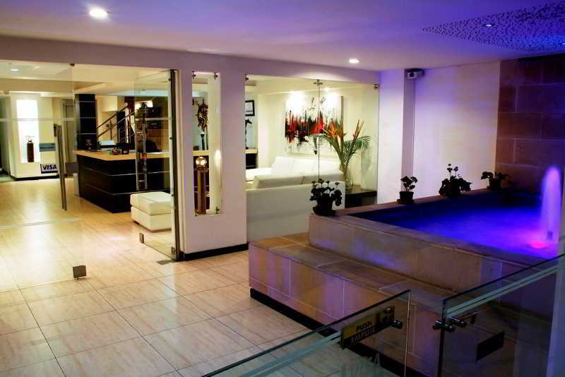 Aqua Granada Hotel Cali Buitenkant foto