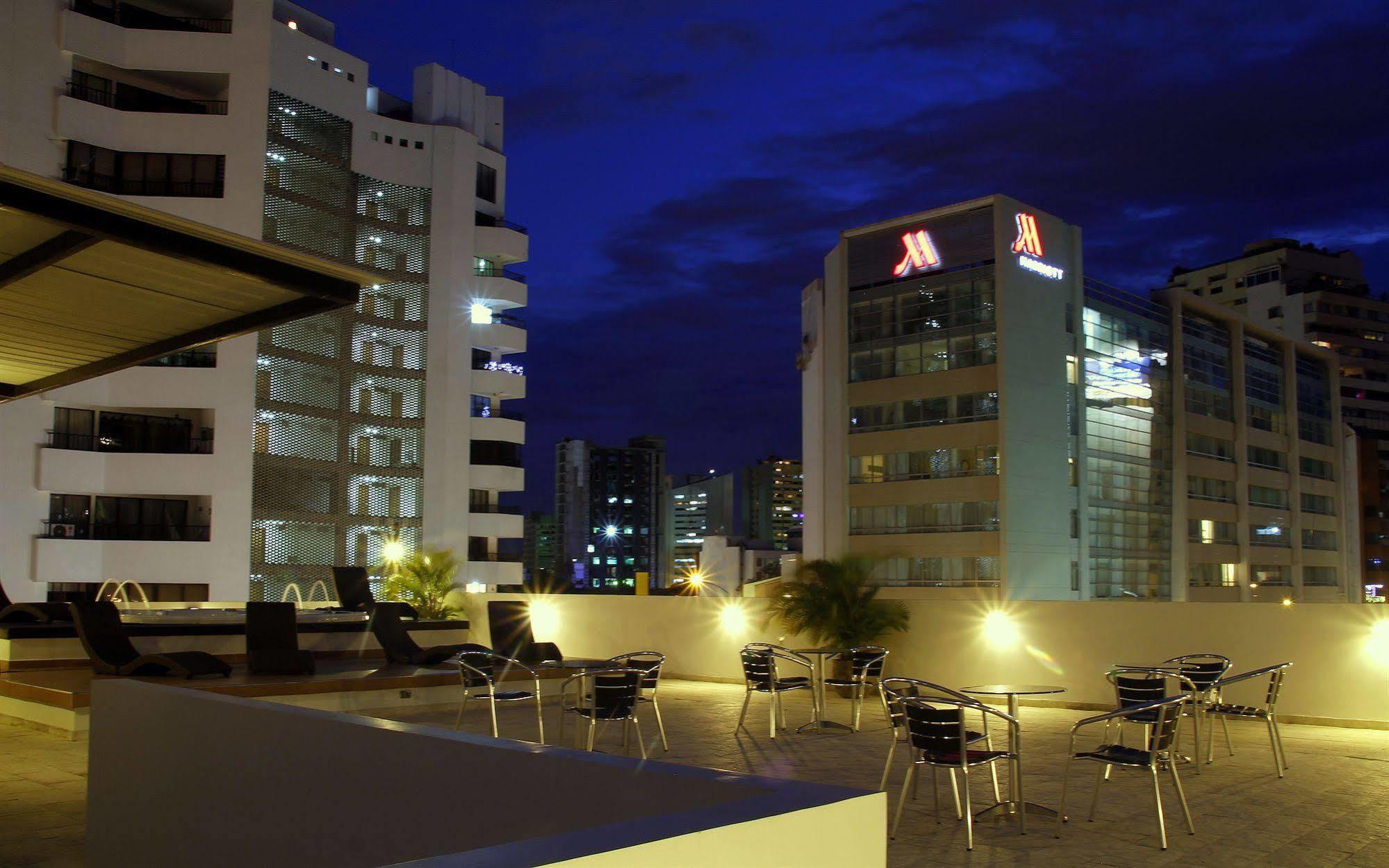 Aqua Granada Hotel Cali Buitenkant foto